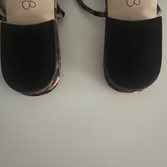 Jessica Simpson Leopard Print Sandals with Floral Accent - Picture 5 of 5